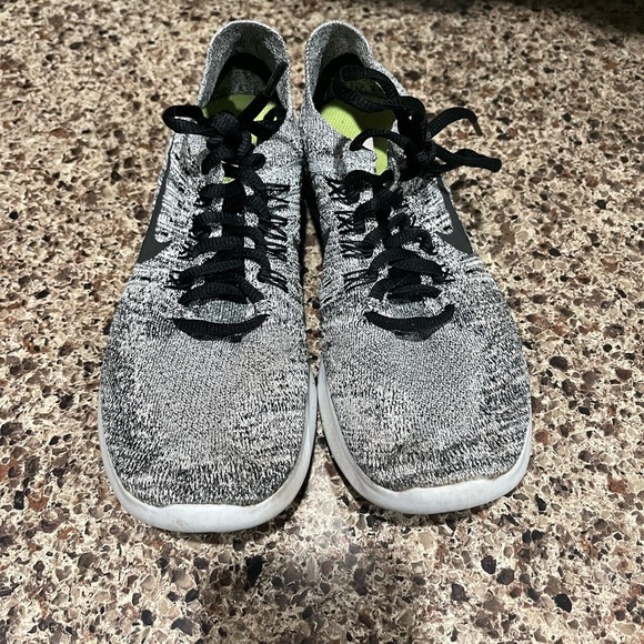 NIKE Free Run Sneakers - Picture 4 of 7